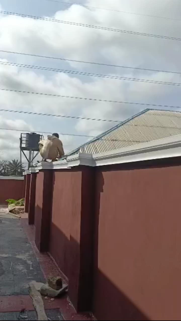 electric fence installation completed for a building in Ugbomoro, Warri, Delta State